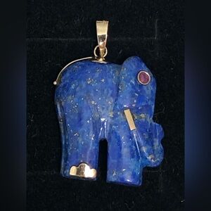 14K Yellow Gold Carved Lapis Lazuli Elephant Pendant w/Topaz Eye, 3.38g